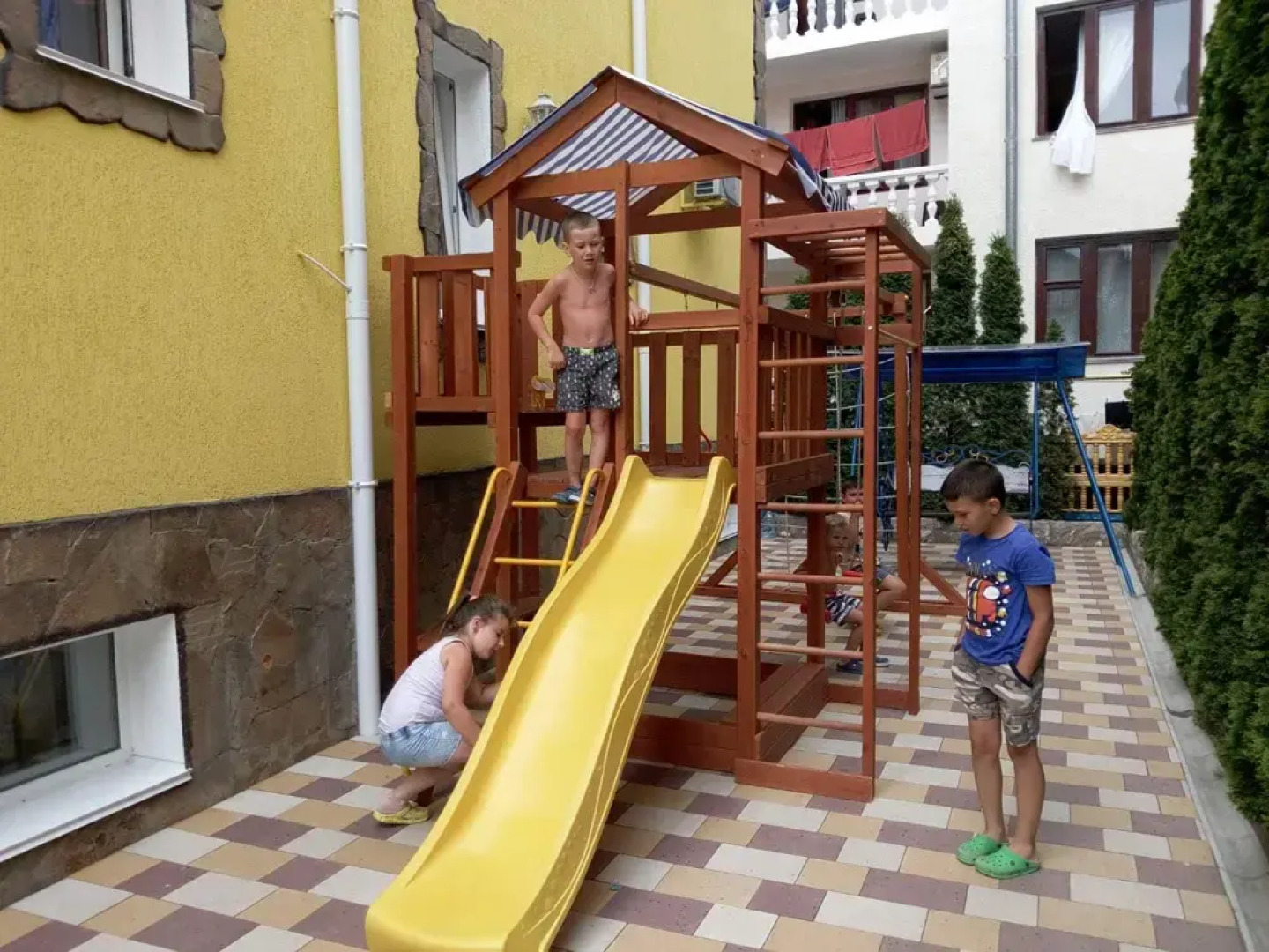 Отель Роман