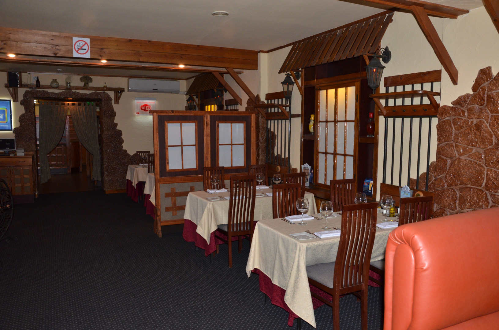 Отель Академия