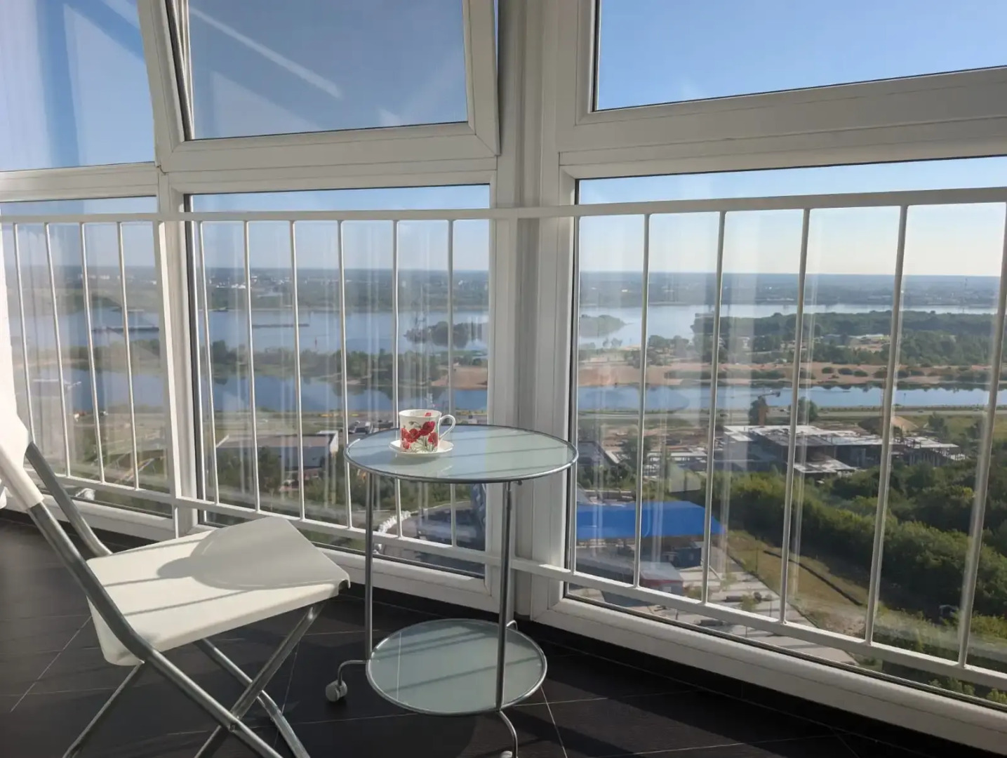 Квартира Волжский бриз Видовая 3-х комнатная на набережной в центре города