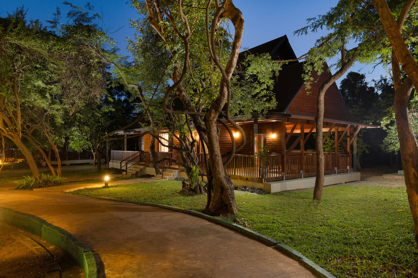 Отель Occidental Paradise Dambulla