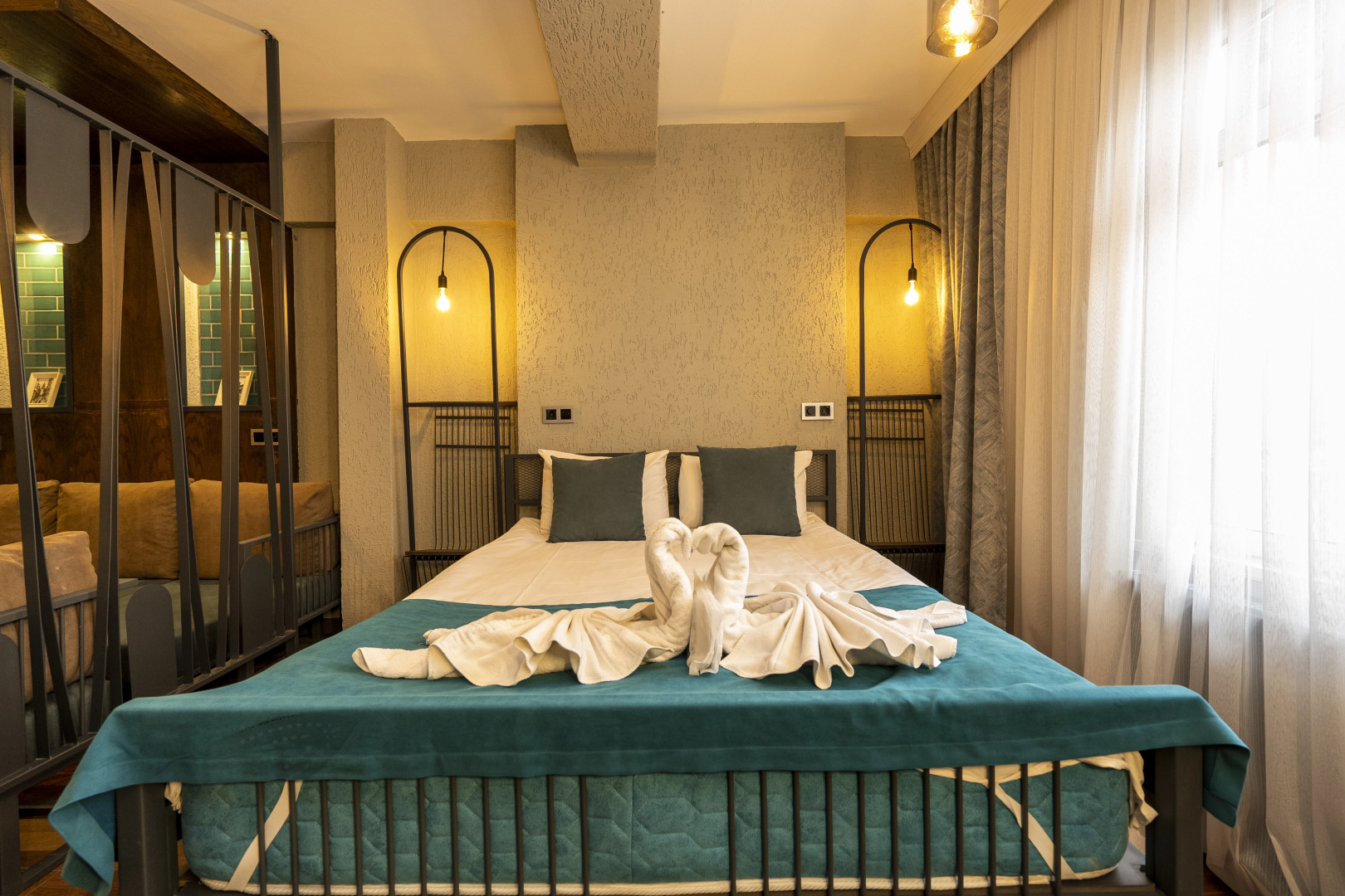 Апарт-отель  Cube Suites