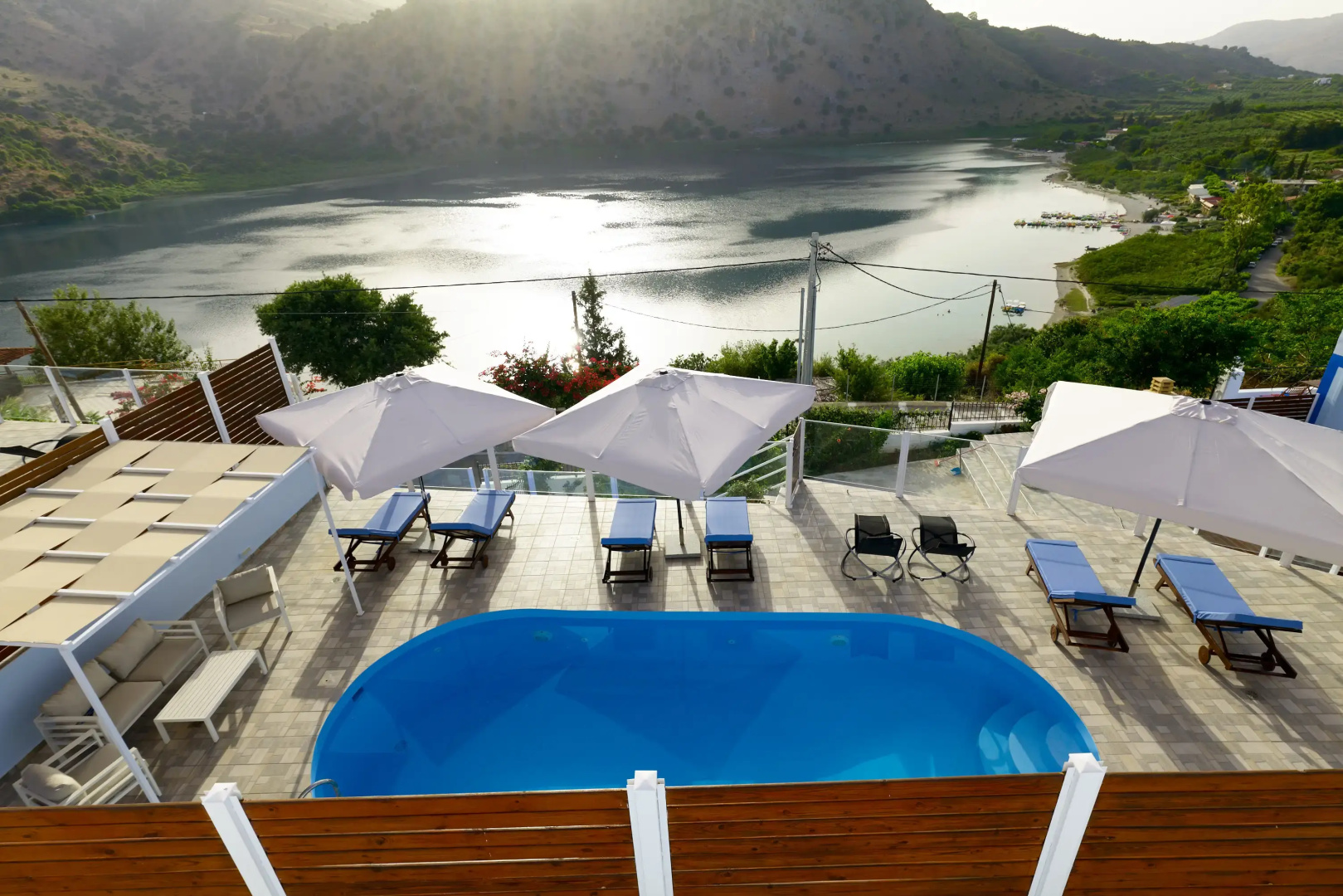 Отель Lake View Suites