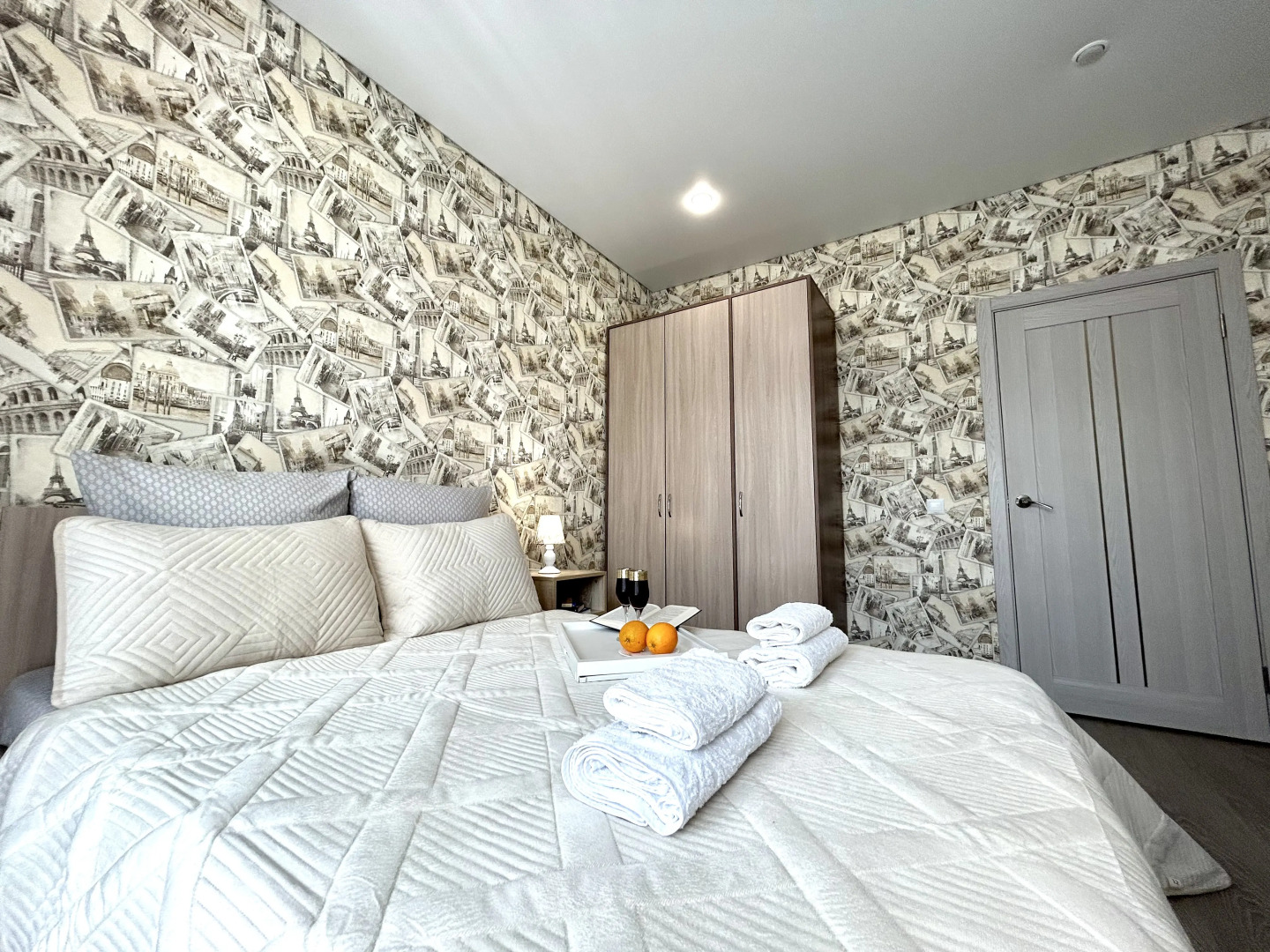 Апартаменты FSF Двухкомнатные (24 этаж) с Кофемашиной и Массажером