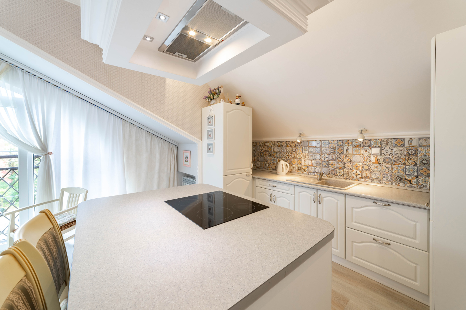 Квартира уникальная с двумя спальнями в 2х минутах от тц Мандарин