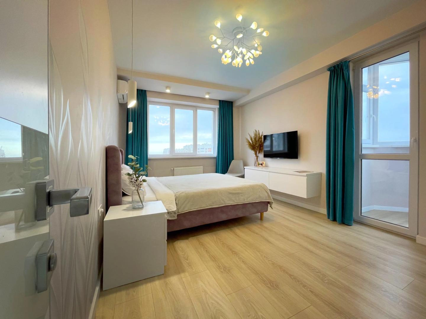 Квартира "Семейная с видом на горы и море!"