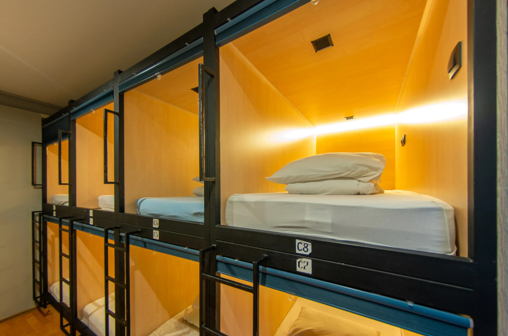 Хостел A4 Capsules