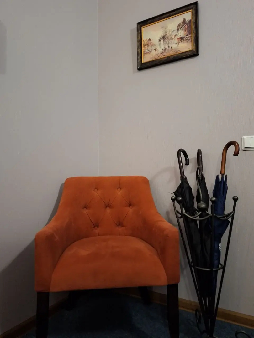 Соло на набережной реки Мойки 82