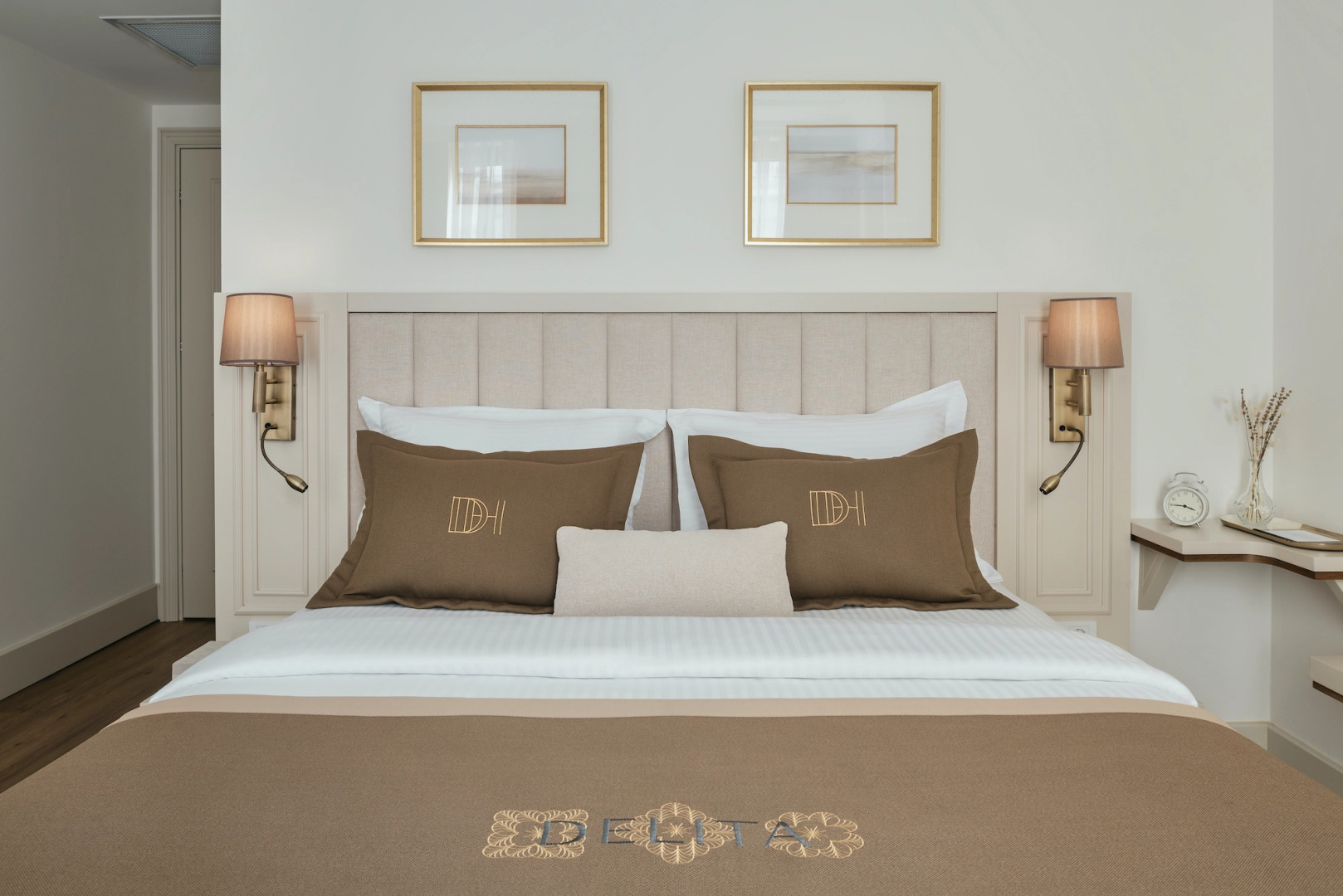 Отель Delita City