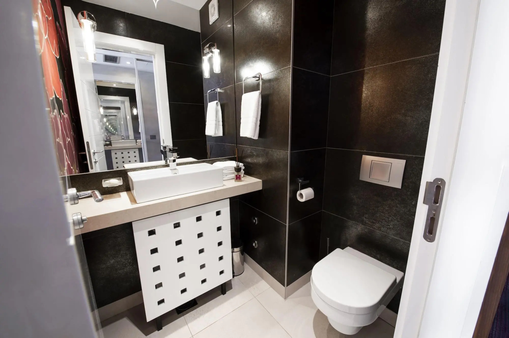 Отель Crystal Hotel Belgrade