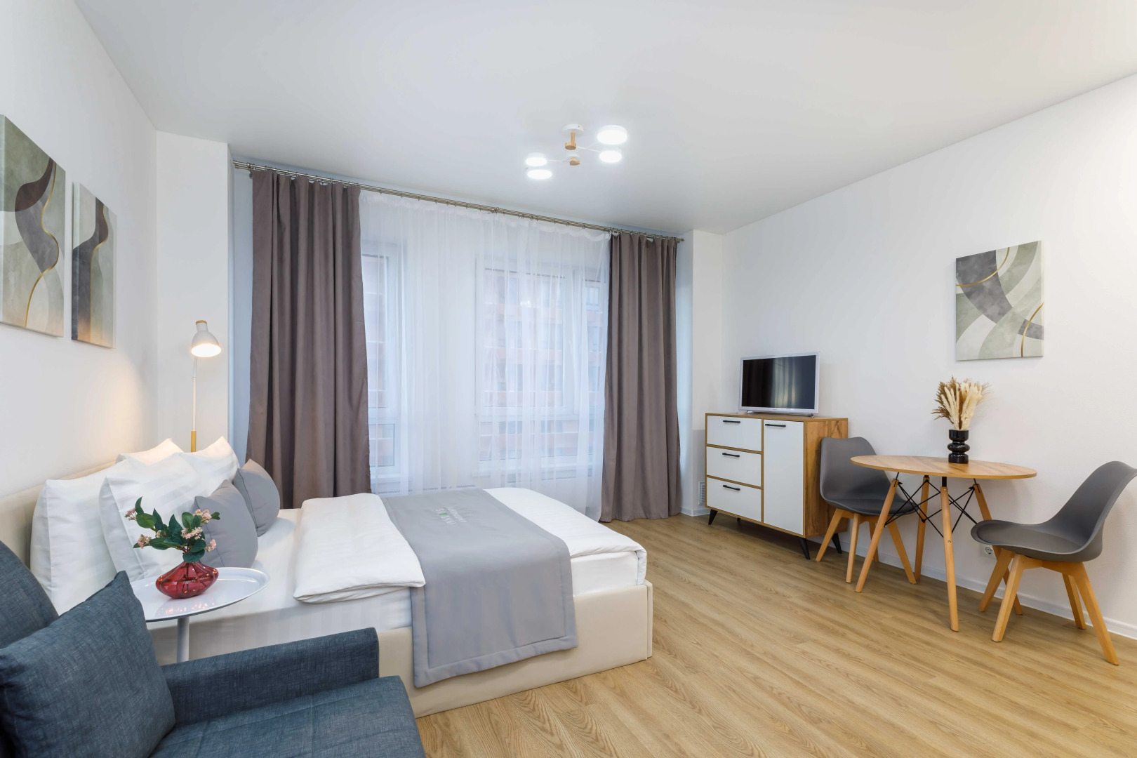 Квартира Inndays Aparments на Колом 4