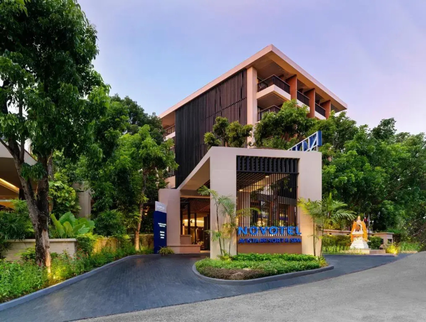 Отель Novotel Phuket Kata Avista Resort And Spa