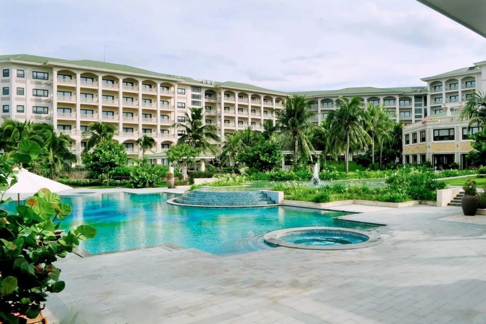 Отель Olalani Resort and Condotel