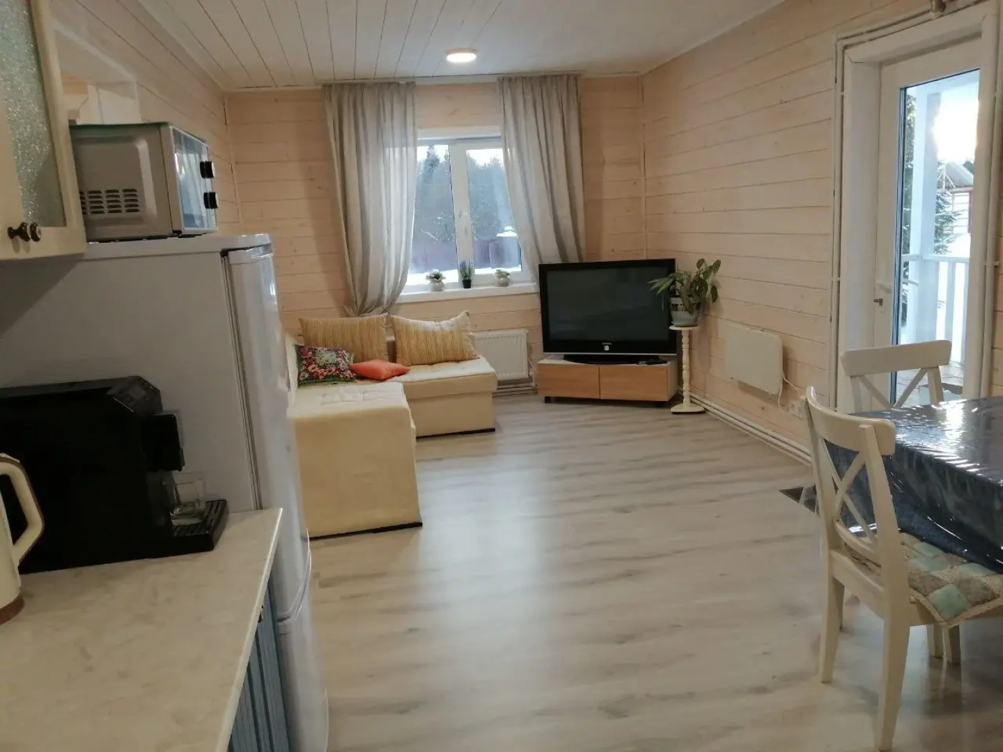 Частный дом с верандой и сауной