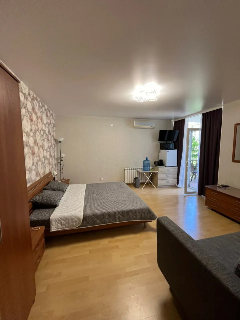 Апартаменты №2 Стандарт, 1 линия, боковой вид на море (4чел)