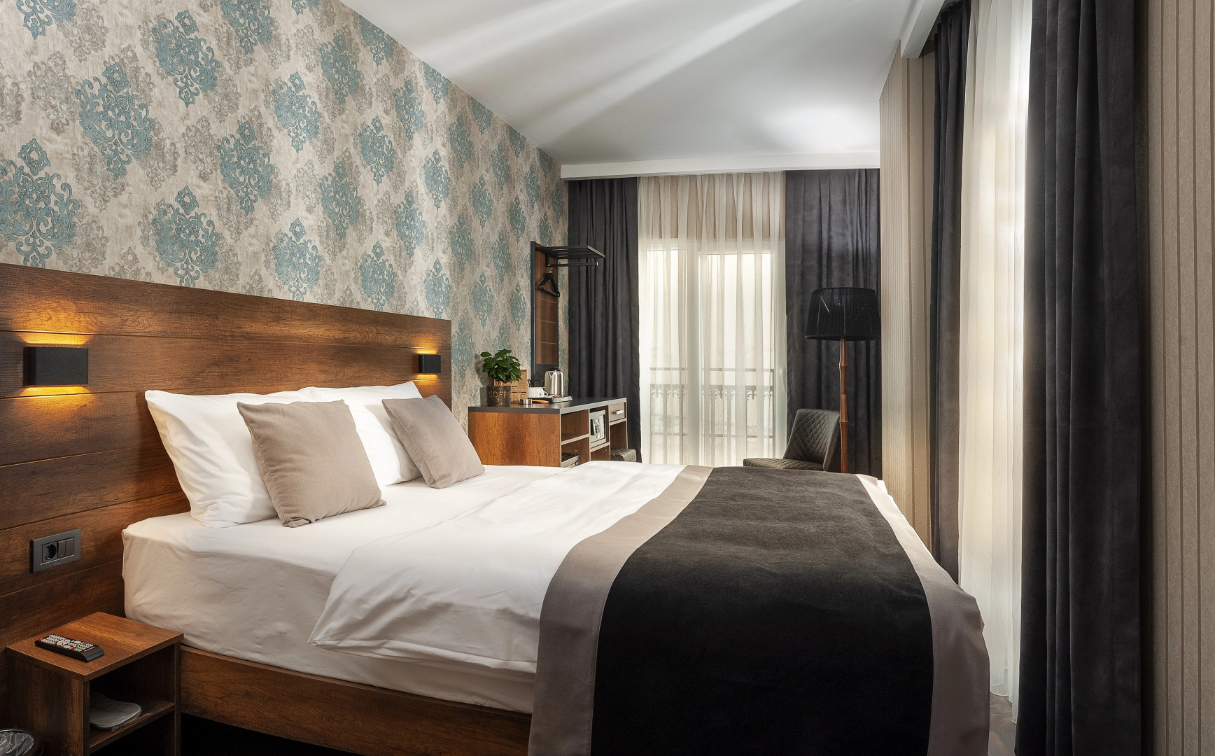 Отель Bossuite Business