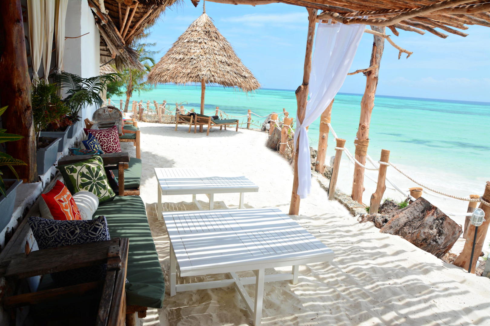 Отель Aya Beach Bungalows