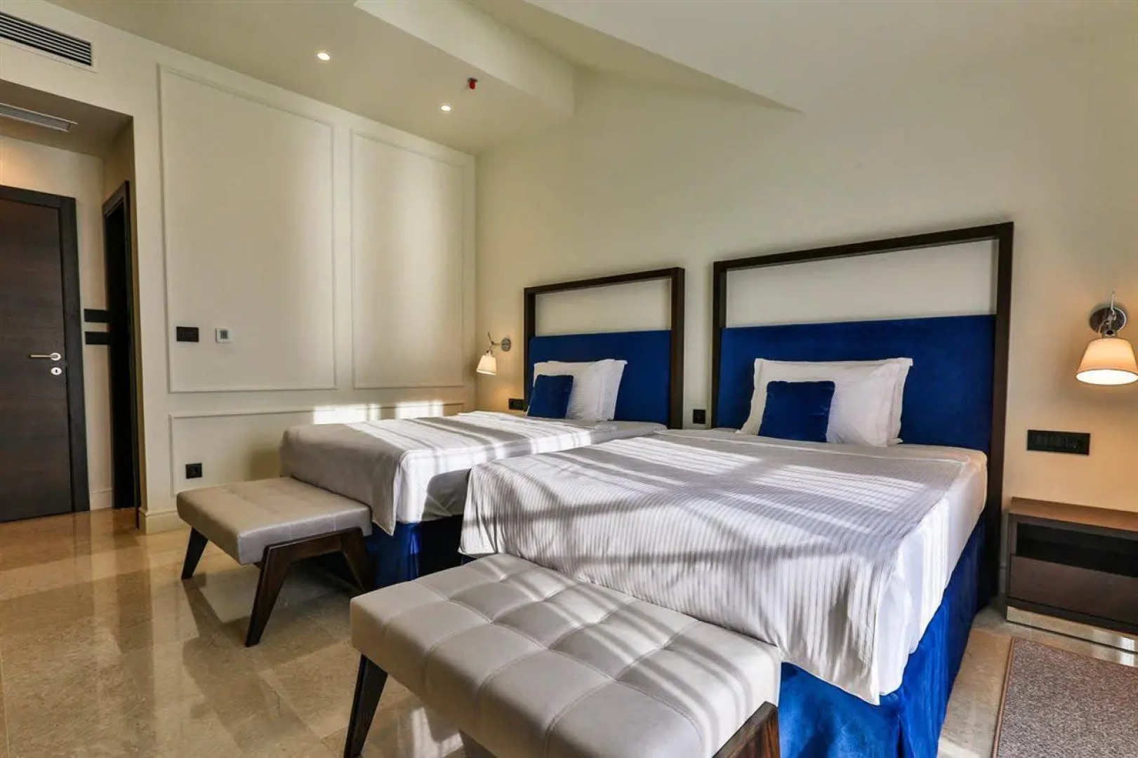 Отель California by Aycon