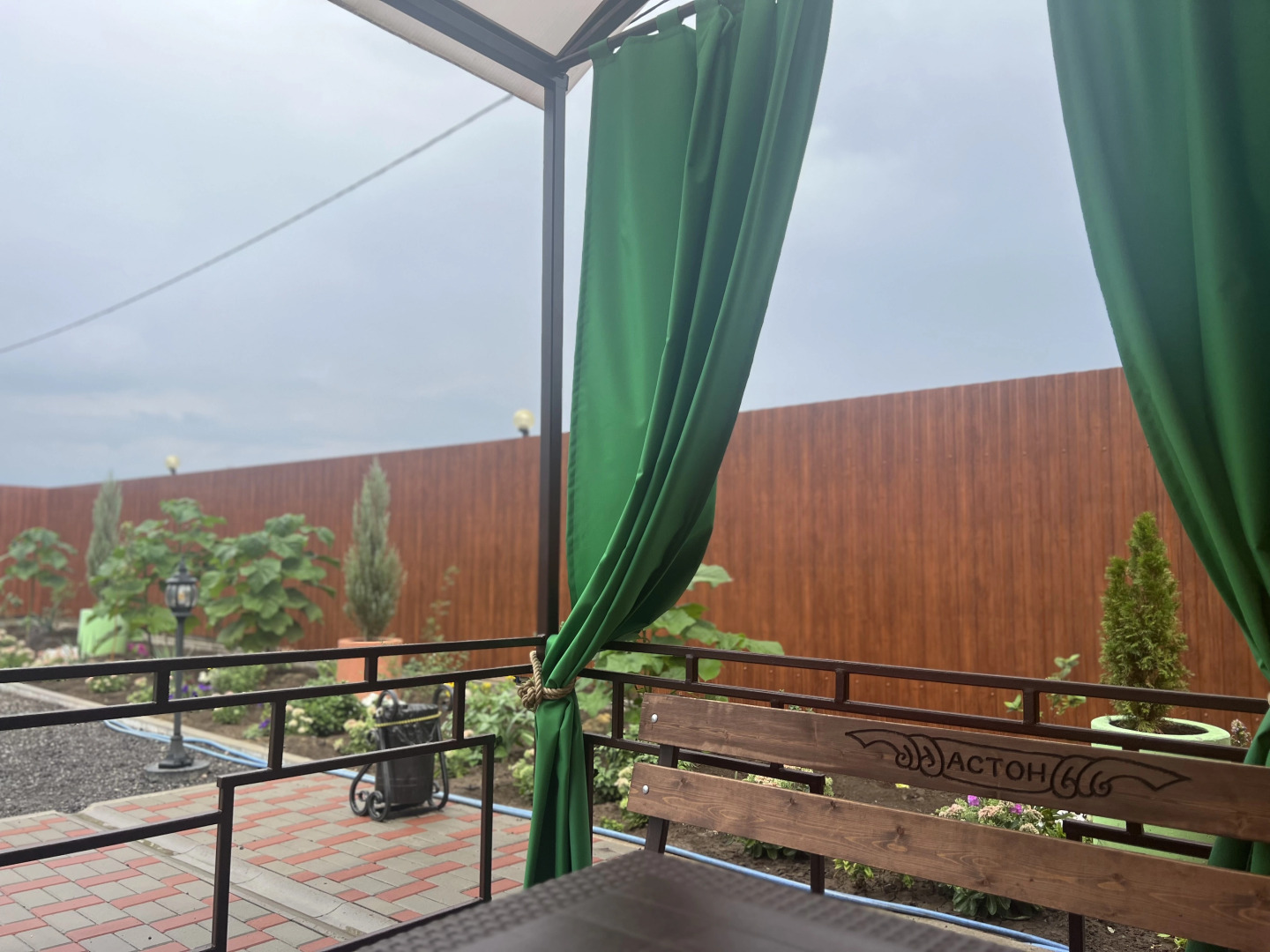 Отель Астонит