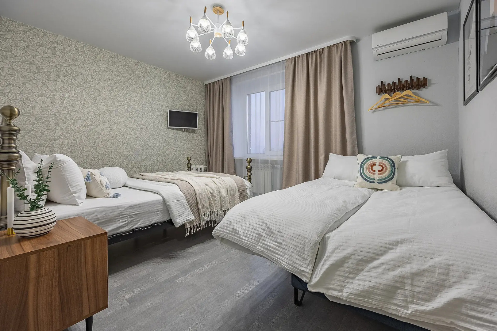 Апартаменты двухкомнатные в самом центре на Большой Покровской 73, Сова-Дом