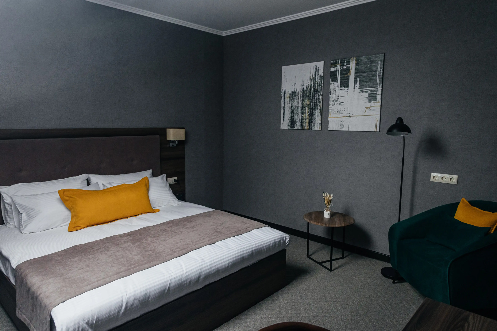 Отель Alex Royal