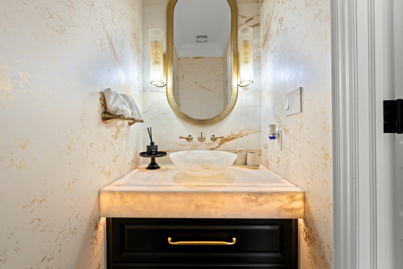 Частный дом Globalstay Luxury 4-Bedroom near Wonderland near Wonderland with Free Parking