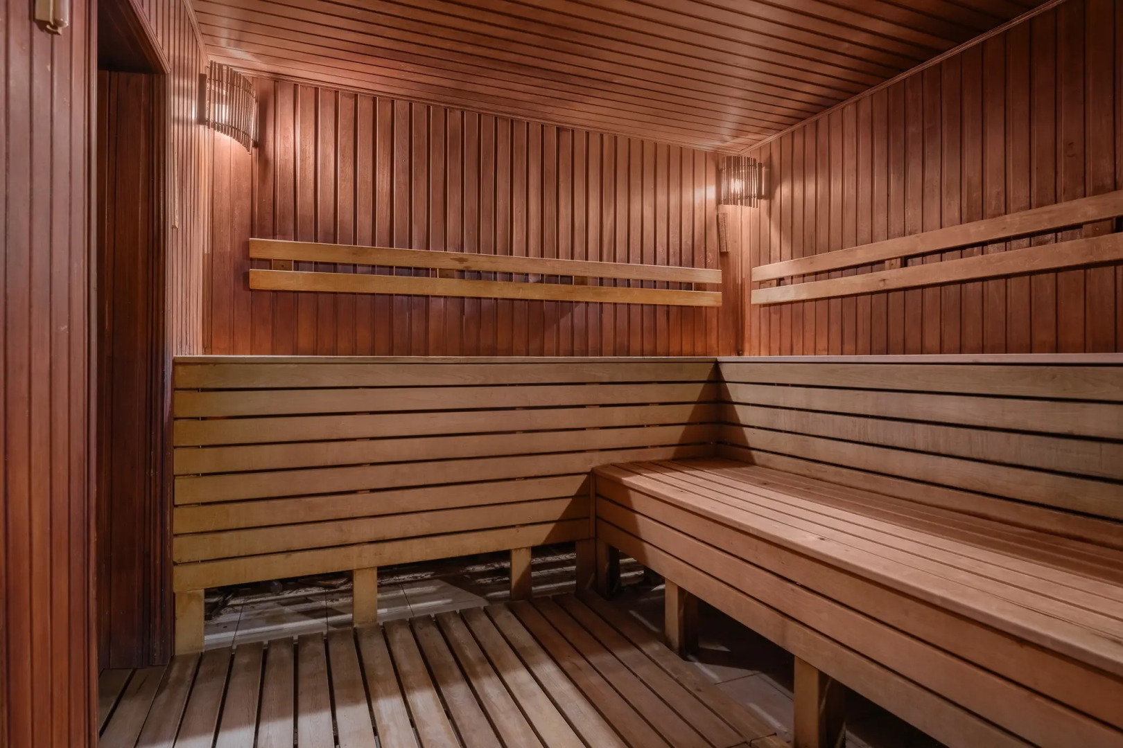 Отель Маринс Гранд Астрахань