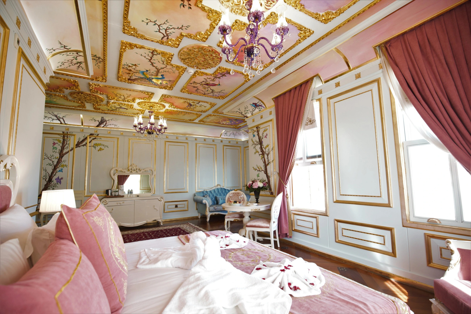 Отель Seven Hills Palace