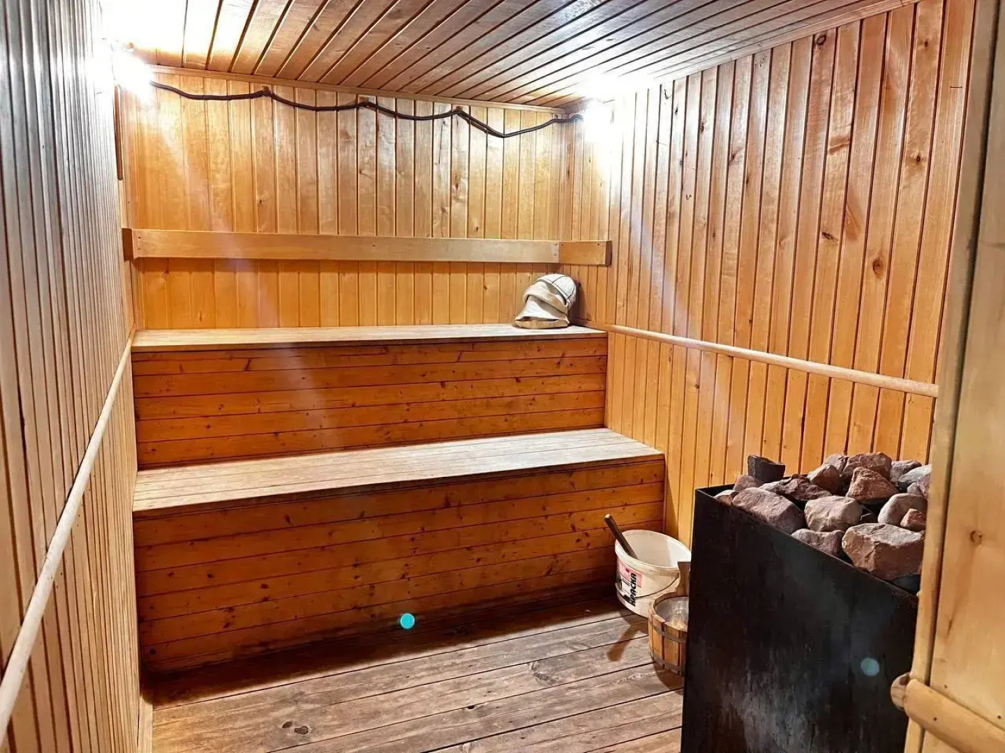 Частный дом двухэтажный на 1-й Лесной улице 1А