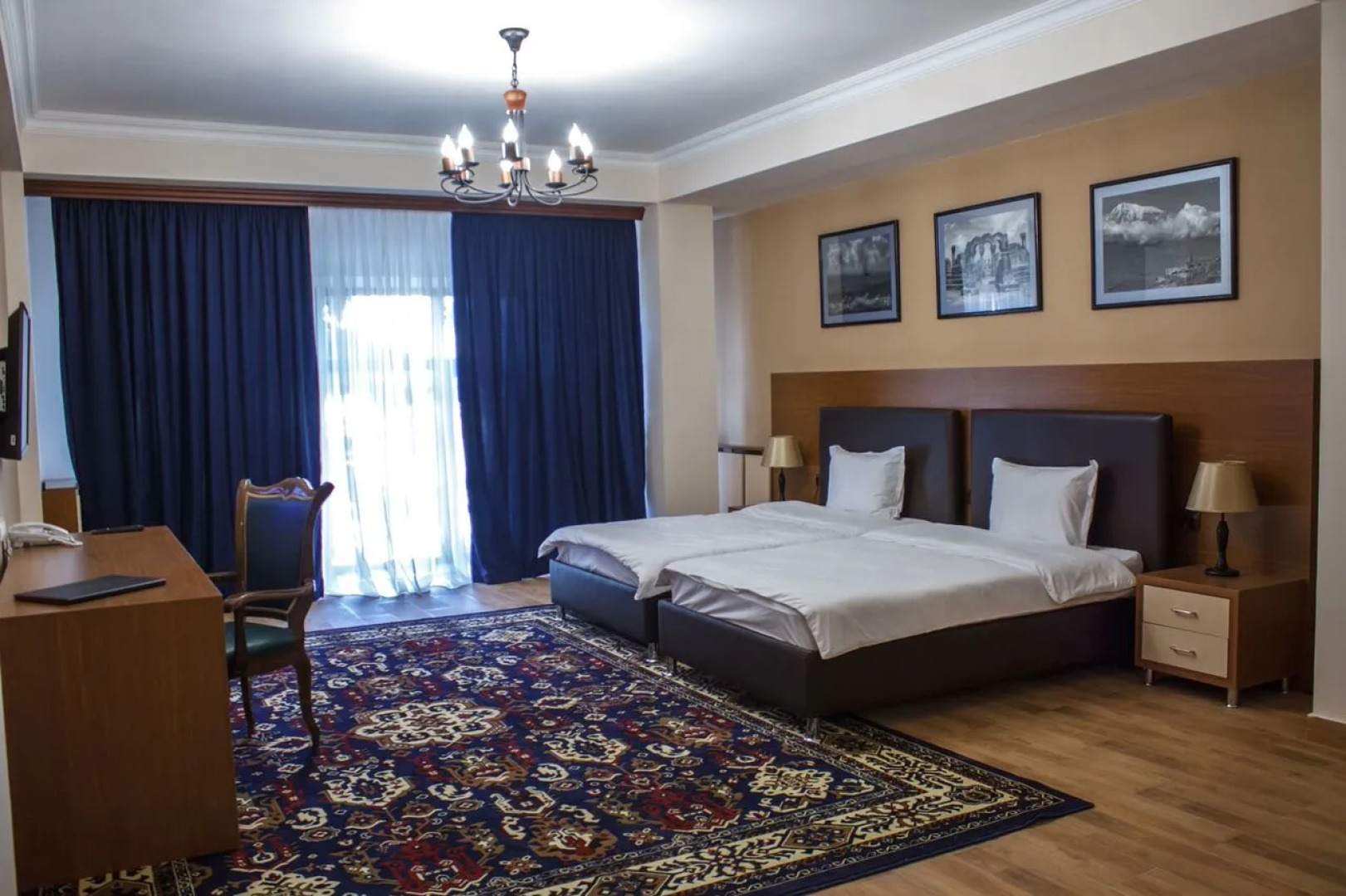 Отель Plaza Viktoria