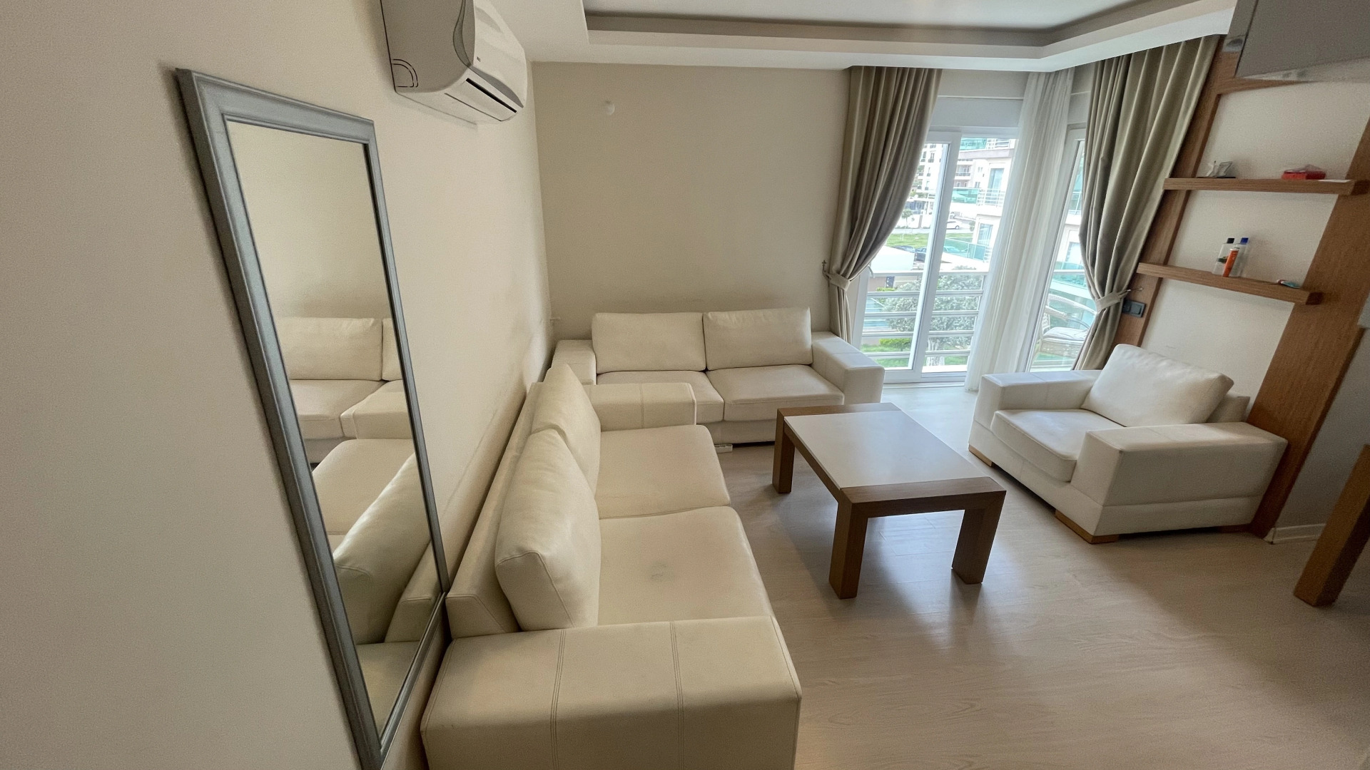 Апартаменты 30 minutes walk to famous Konyaalti Beach 1+1 Suit