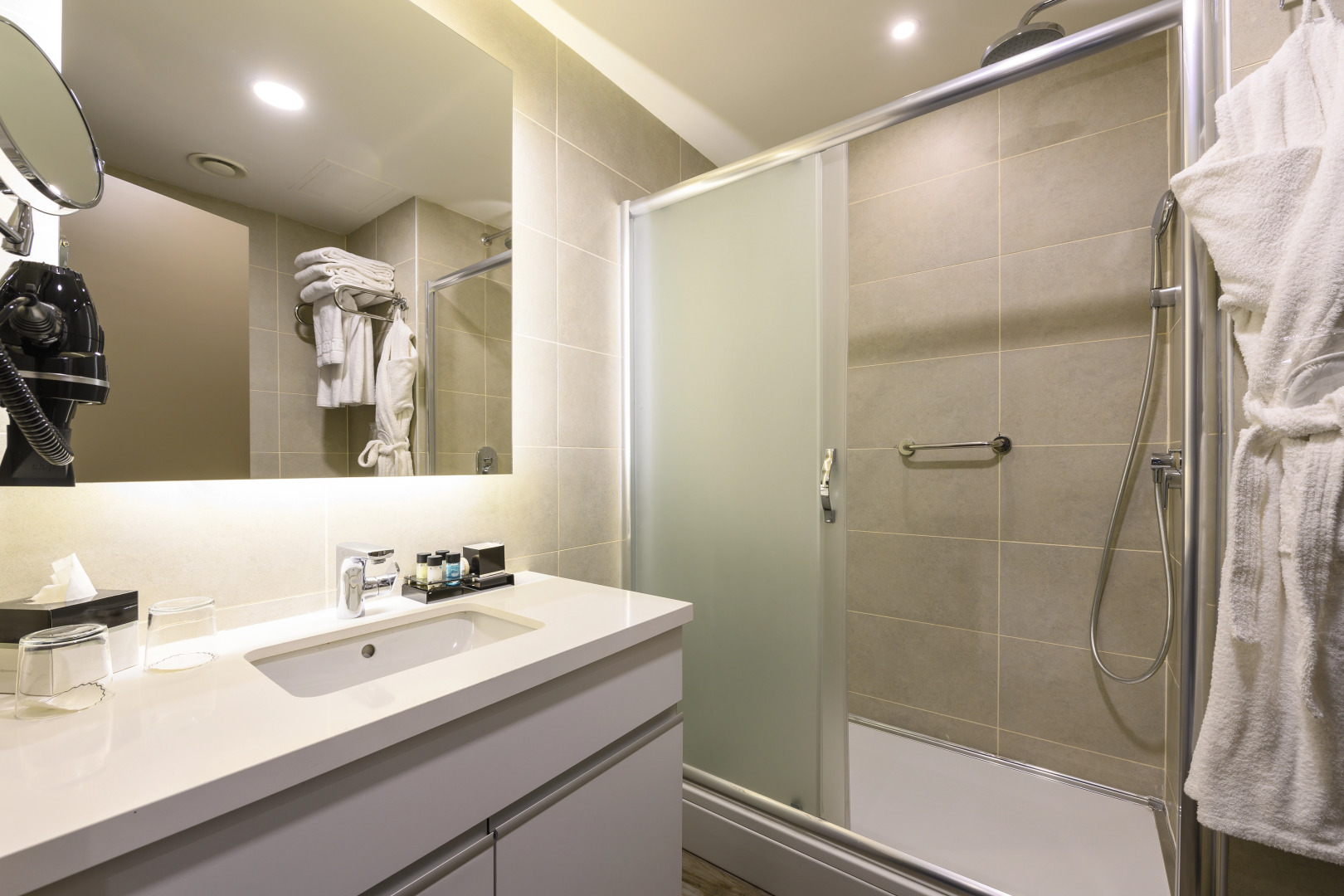 Отель La Quinta by Wyndham Istanbul Gunesli