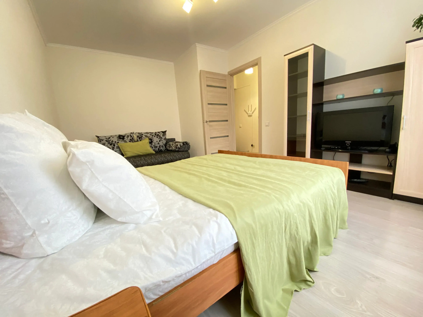 Квартира Right Room на Василия Стригунова 9