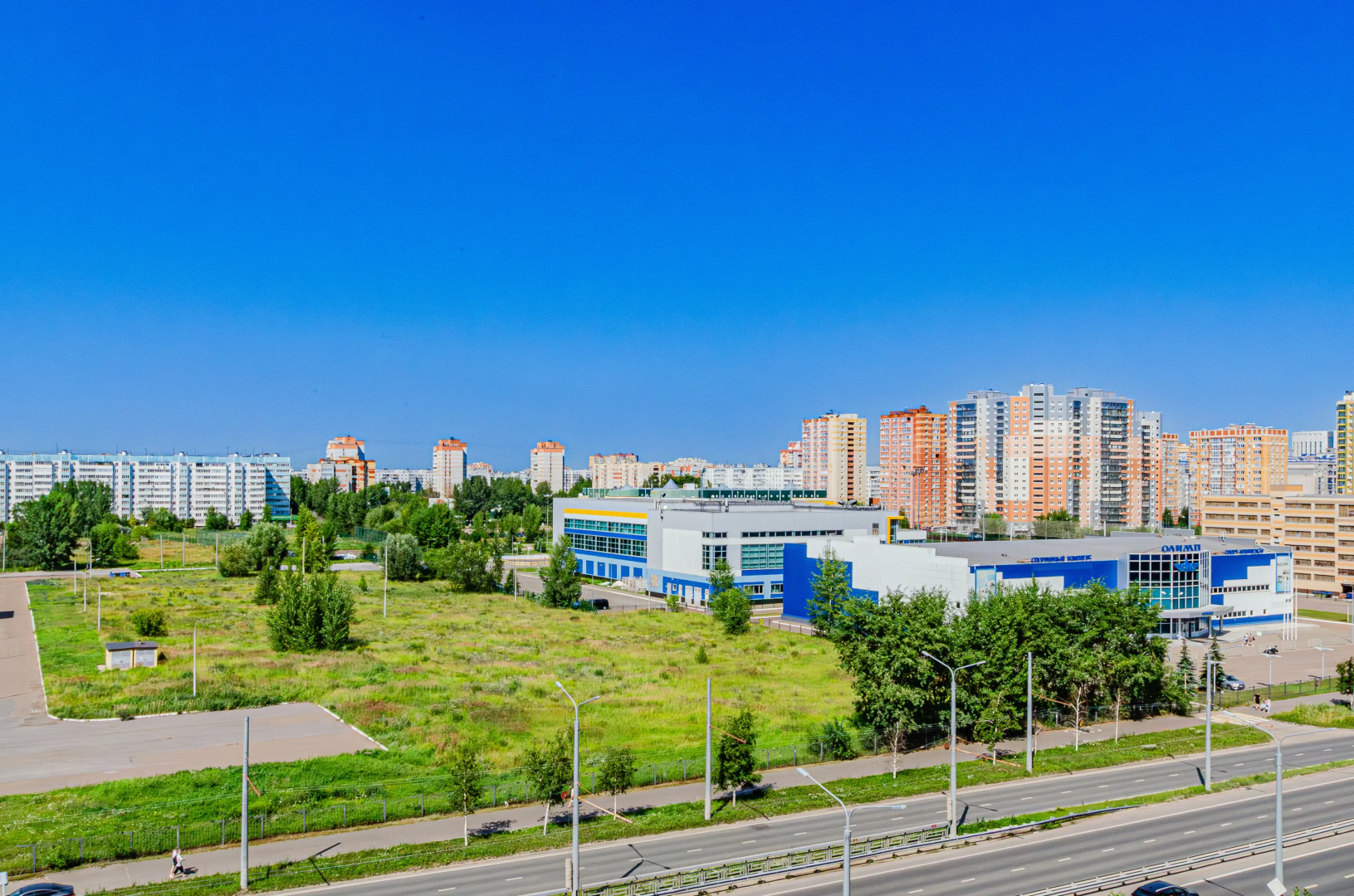 Квартира с Двумя Спальными Рядом с Ривьерой