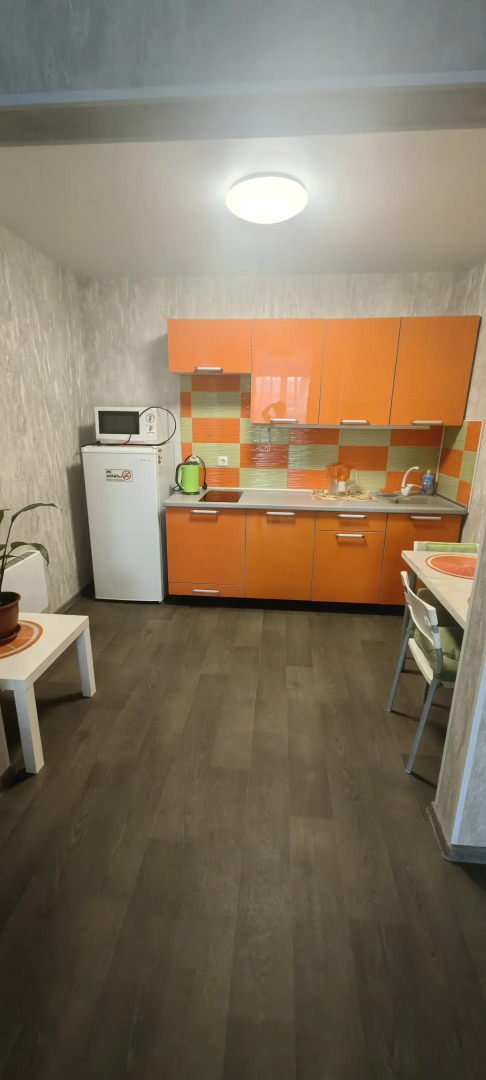 Квартира студия на Строителей с видом на ТЦ Планета