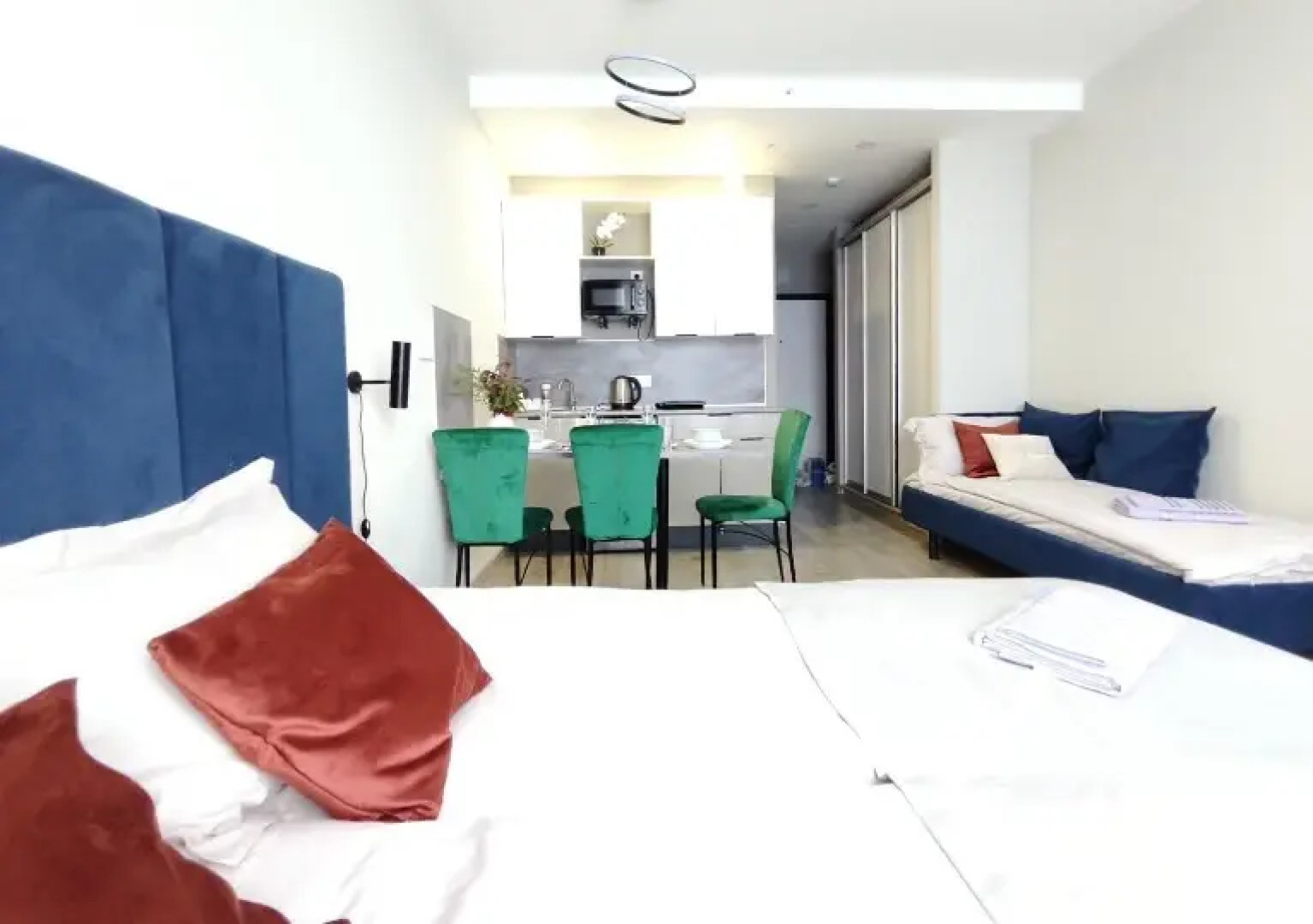 Апартаменты Новые у метро для 3 гостей