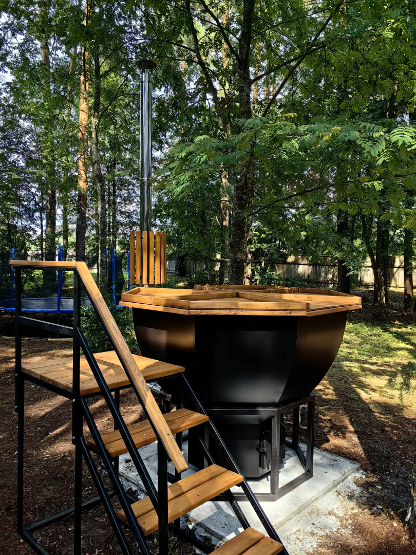 Частный дом Новый 6 местный дом у озера с банным чаном и баней.