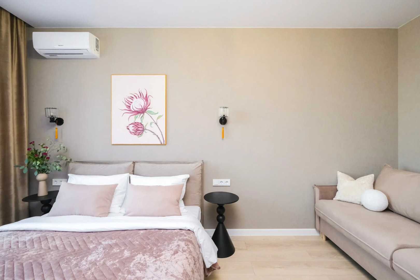 Большая Однокомнатная Квартира с Видом на Реку и Новым Ремонтом