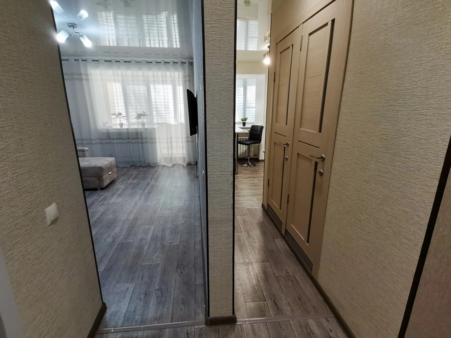 Апартаменты Сутки как дома на Сафьяновых 22