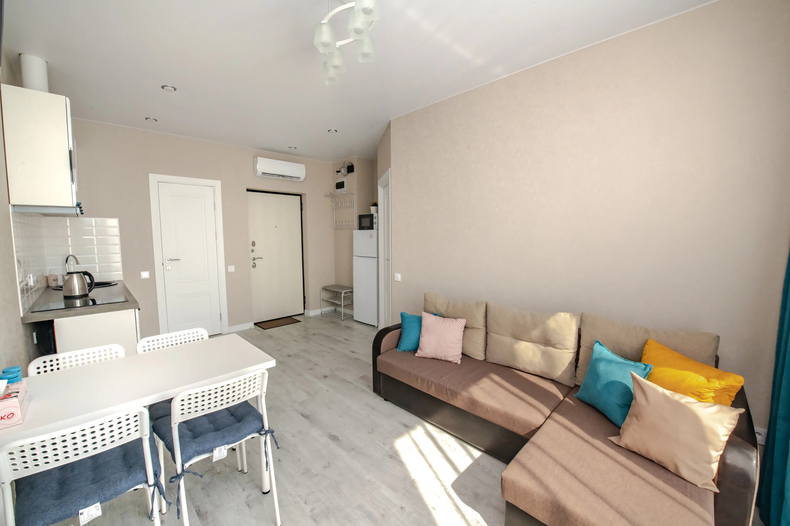 Апартаменты TopHouse на Брянской 18 двухкомнатные