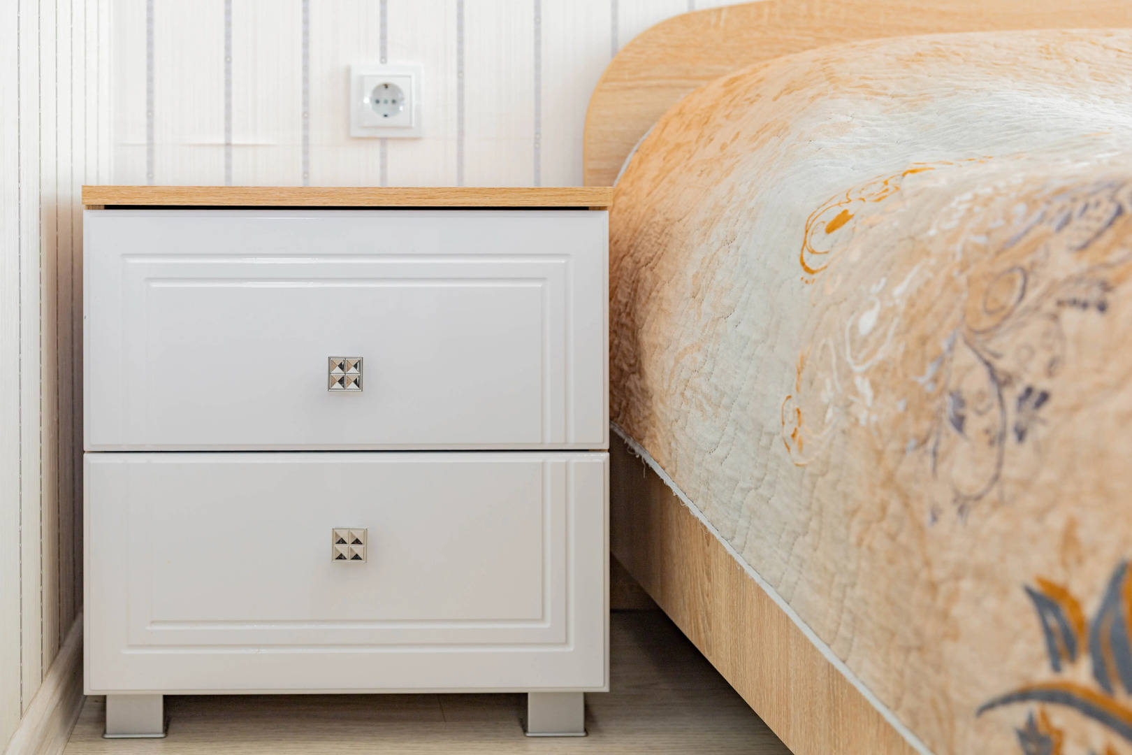 Апартаменты новые и комфортные возле красивого озера