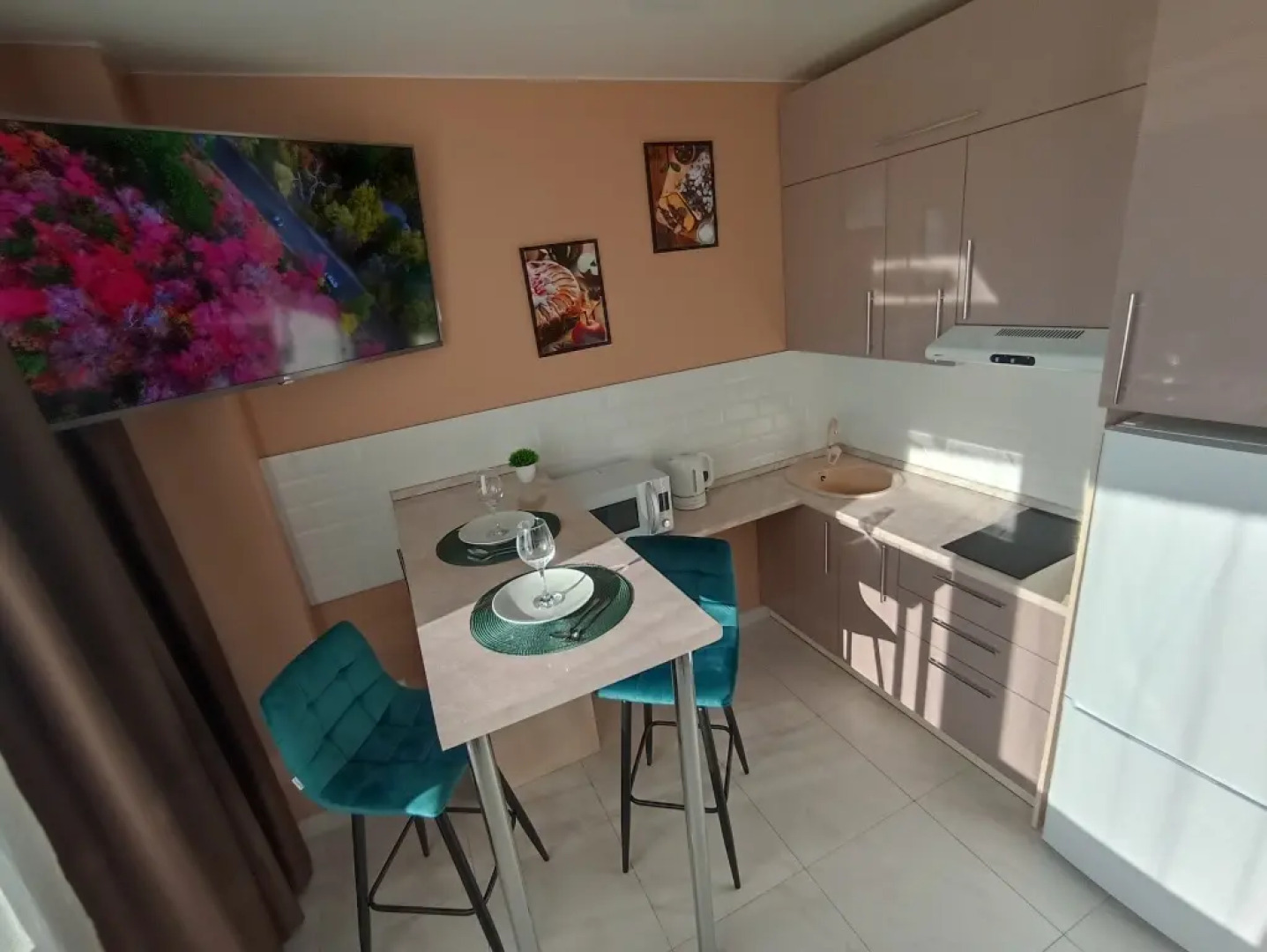 Апартаменты видовые сети «Все в гости» на ул.10 Августа 85 на 17 этаже