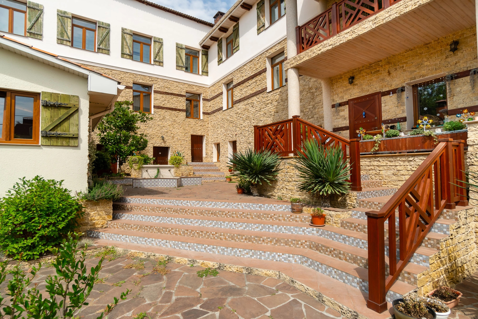 Отель Рахиль