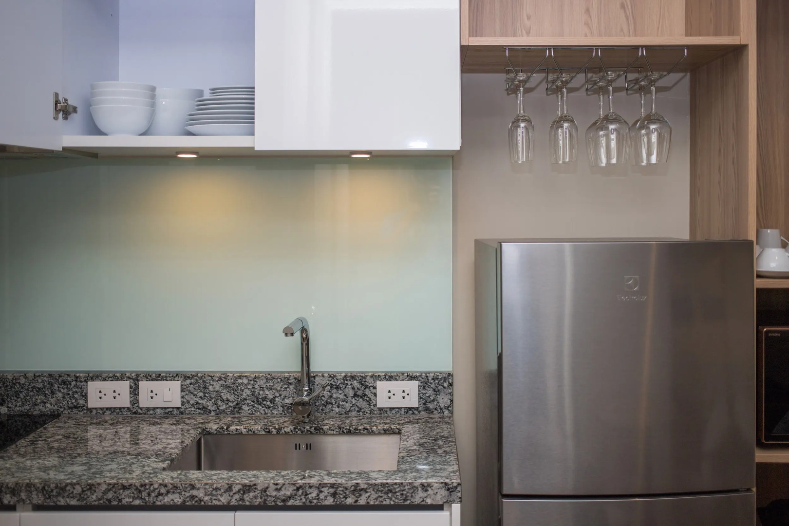 Апартаменты 1-комнатные c выходом к бассейну 10 минут до пляжа Банг Тао DMD-5104