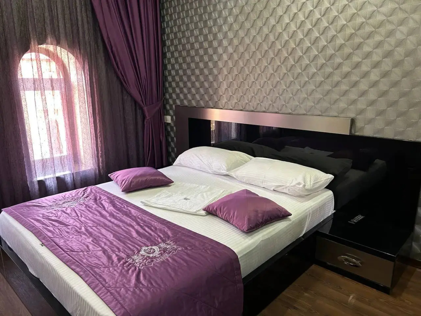 Отель Roma Yerevan & Tours