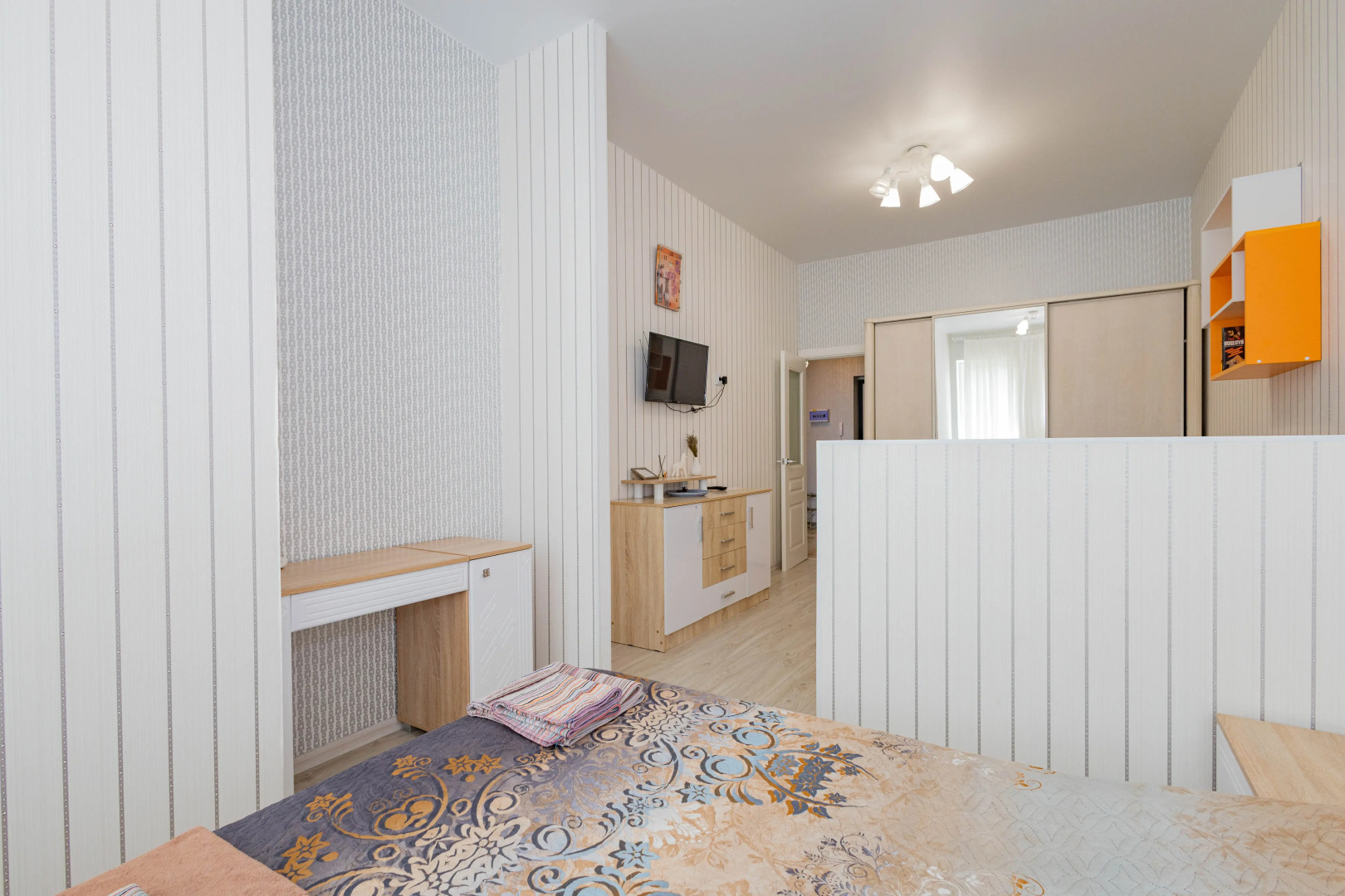 Апартаменты новые и комфортные возле красивого озера