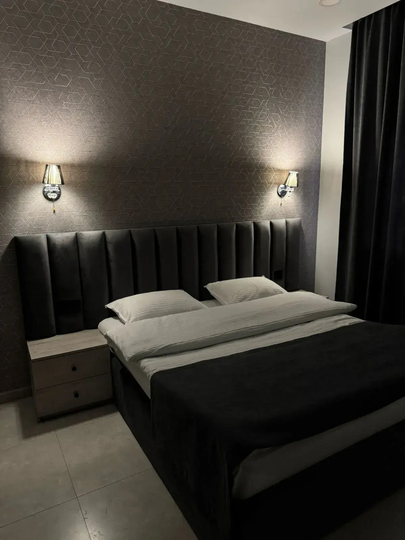 Отель Luxe Plaza