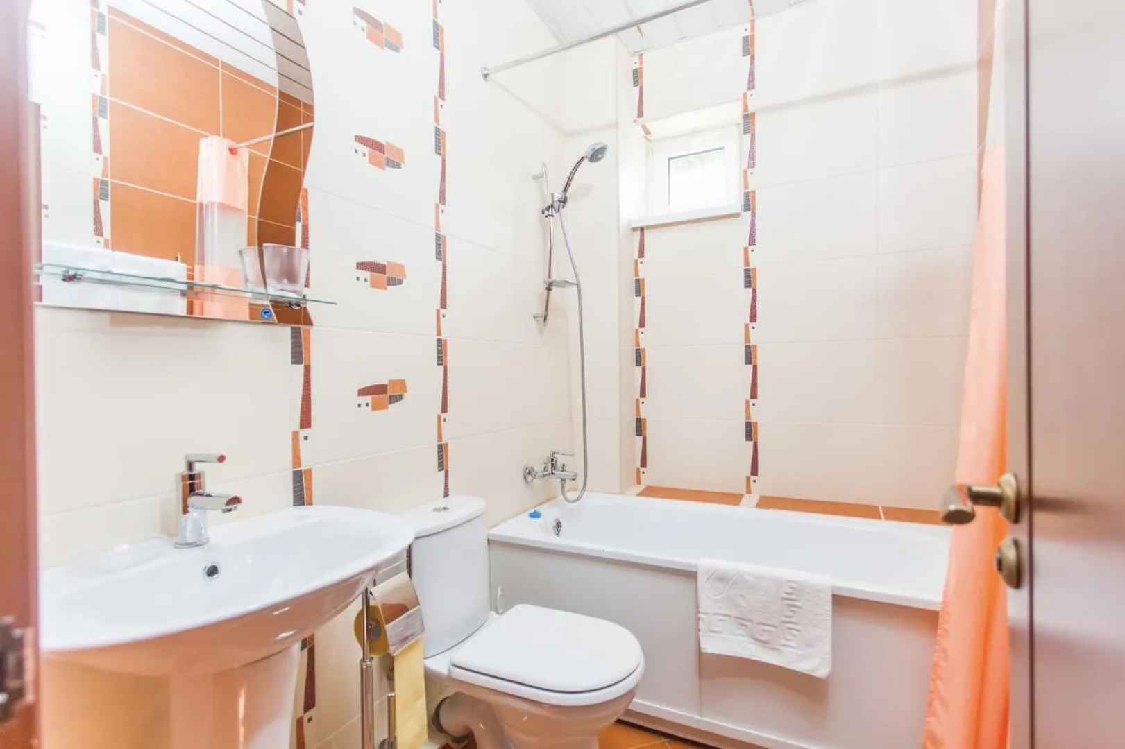 Отель Каприз