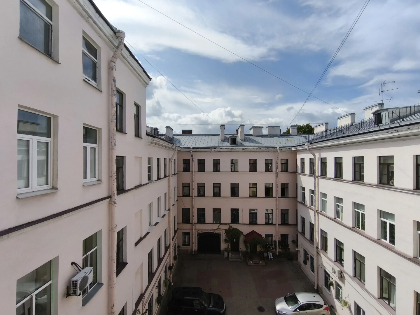 Меблированные комнаты на Столярном