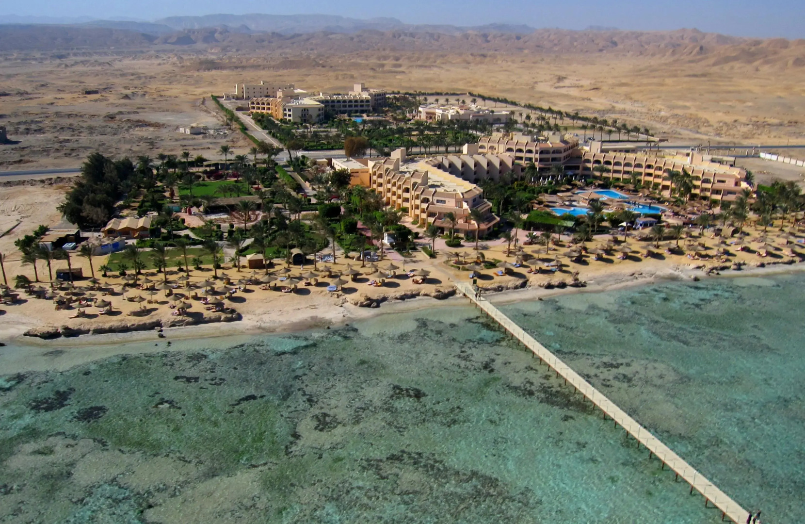 Курортный отель Flamenco Beach and Resort