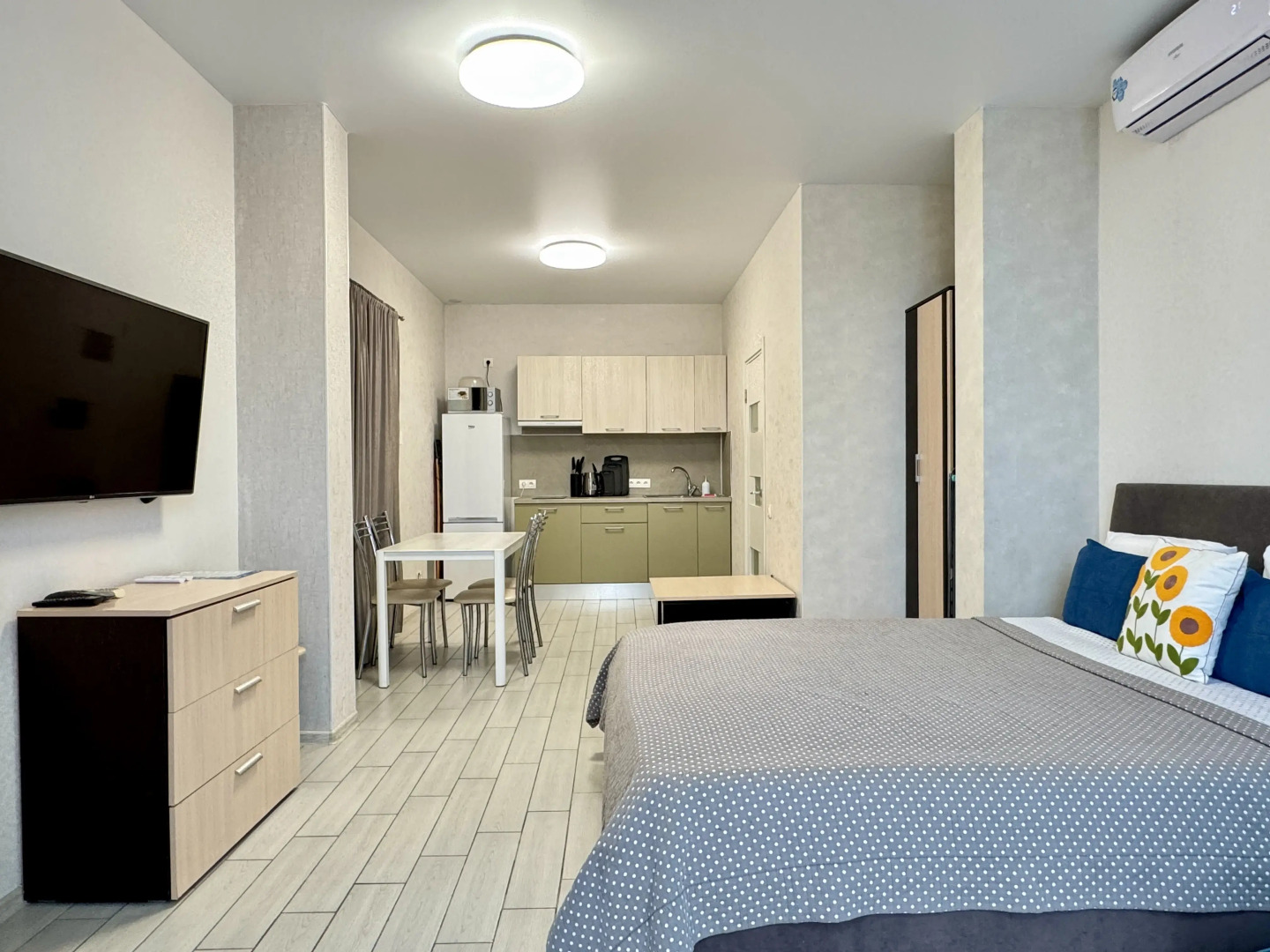 Квартира Бульвар Надежд 6/2 1